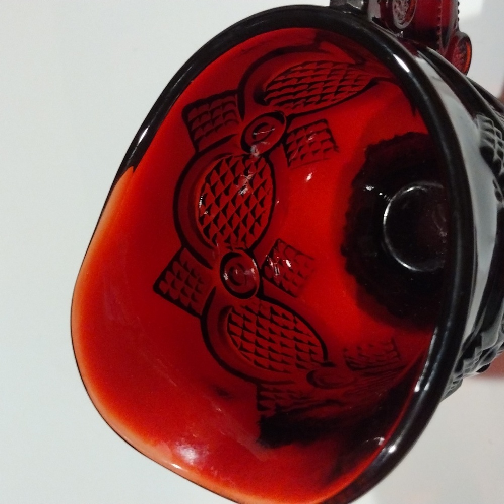 Vintage, Avon Classic And Chic Cape cod 1970 Rare Find ruby red glass creamer. - Picture 4 of 6